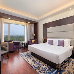 Deluxe Room King Bed